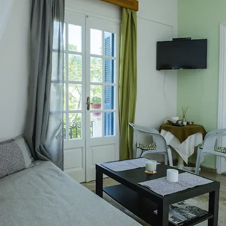 Melina's Sunset Apartment