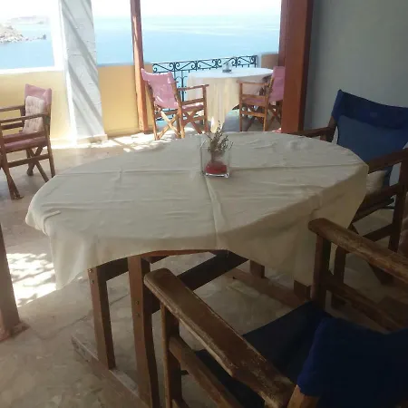 Melina's Sunset Apartment